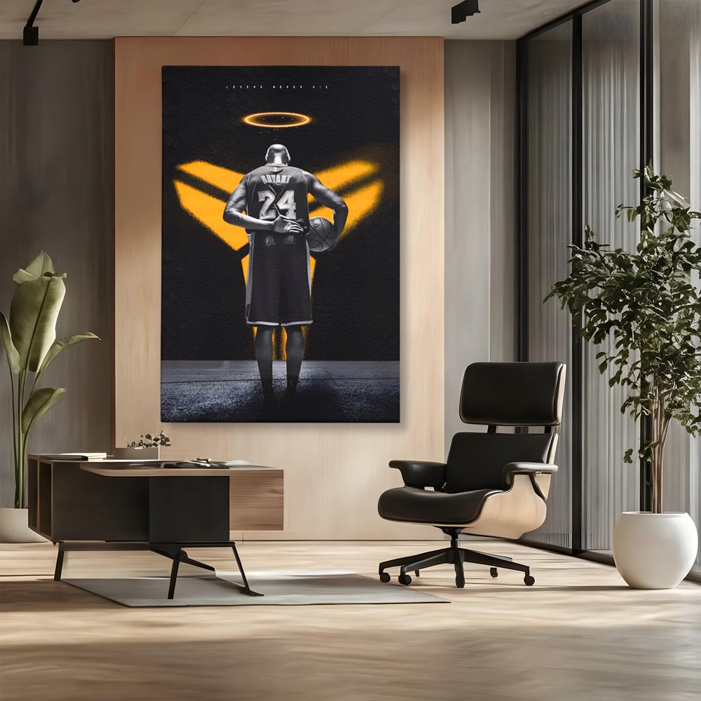 Tablou canvas cu tablou canvas cu baschetbalistul kobe bryant, fara rama, pe sasiu de lemn, pe perete intr-un birou